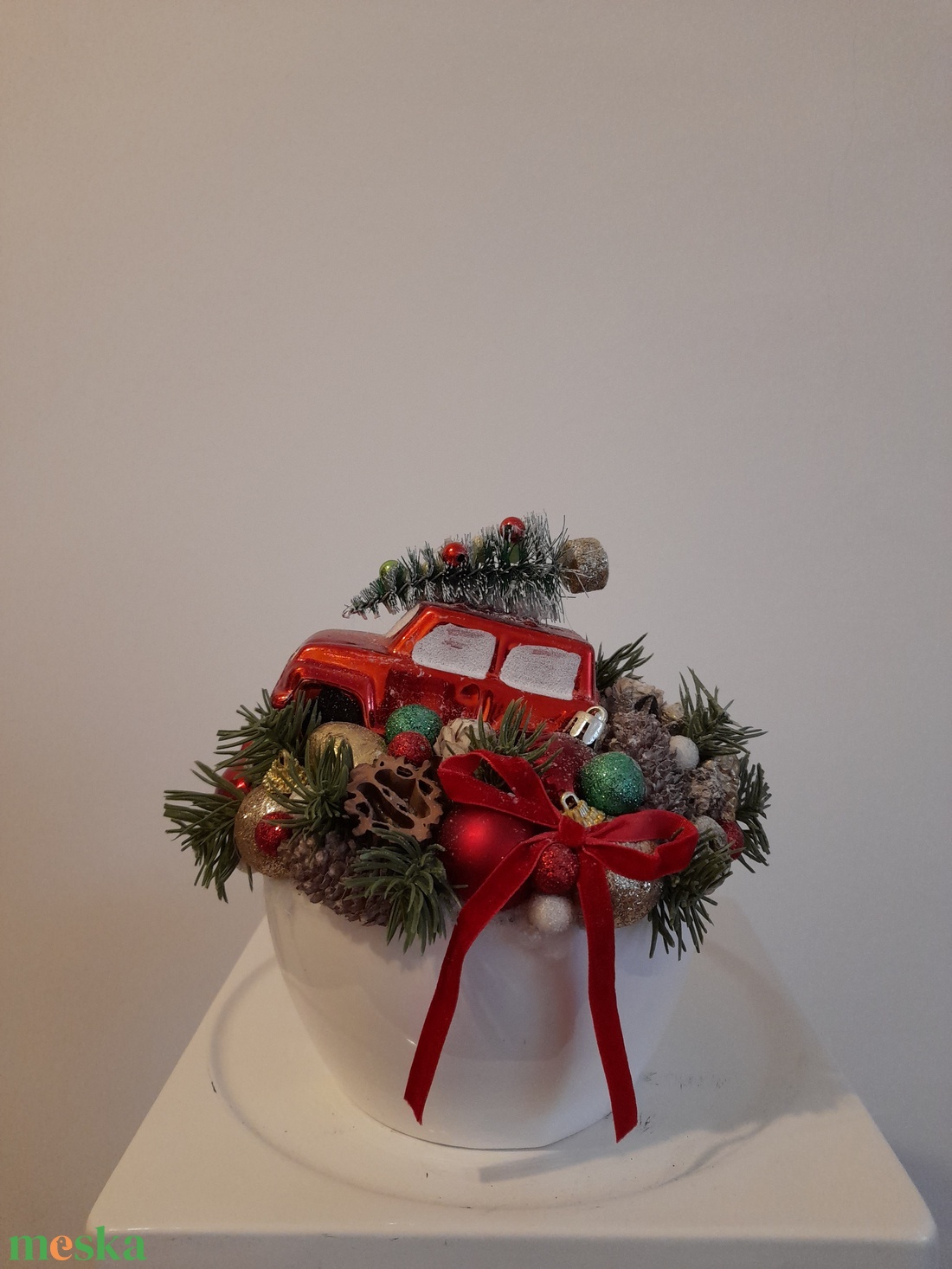 Karácsonyi asztaldísz fehér kerámia kaspóban nagy méretű - otthon & életmód - dekoráció - asztal és polc dekoráció - asztaldísz - Meska.hu