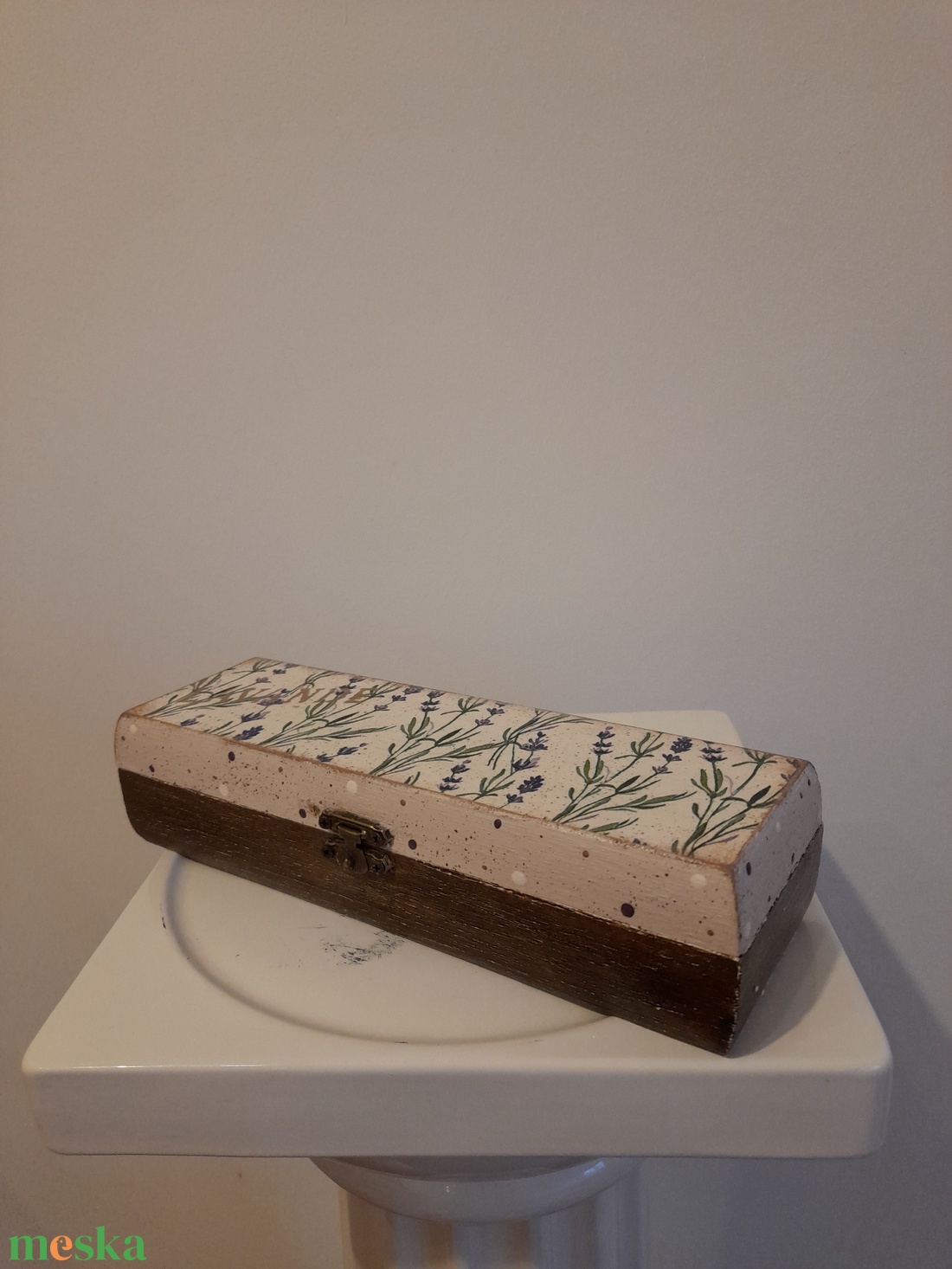 Levendula tolltartó/ szemüvegtartó/ékszertartó a vintage jegyében - otthon & lakás - papír írószer - tolltartó & ceruzatekercs - Meska.hu Levendula tolltartó/ szemüvegtartó/ékszertartó a vintage jegyében - otthon & lakás - papír írószer - tolltartó & ceruzatekercs - Meska.hu