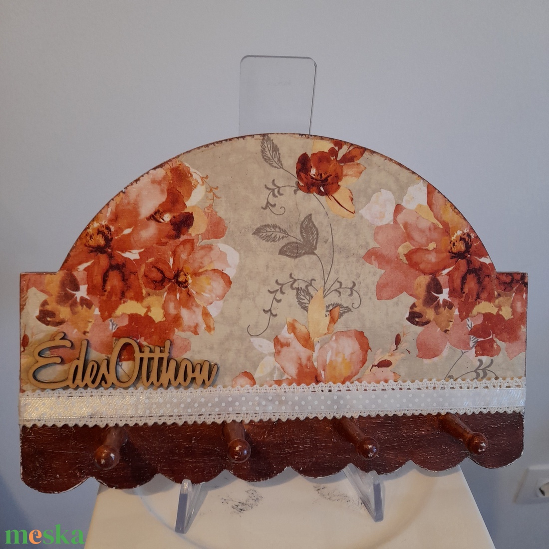 Vintage stílusú virágos kulcstartó vagy ékszertartó Édes otthon felirattal - otthon & életmód - dekoráció - fali és függő dekoráció - fali kulcstartó - Meska.hu Vintage stílusú virágos kulcstartó vagy ékszertartó Édes otthon felirattal - otthon & életmód - dekoráció - fali és függő dekoráció - fali kulcstartó - Meska.hu