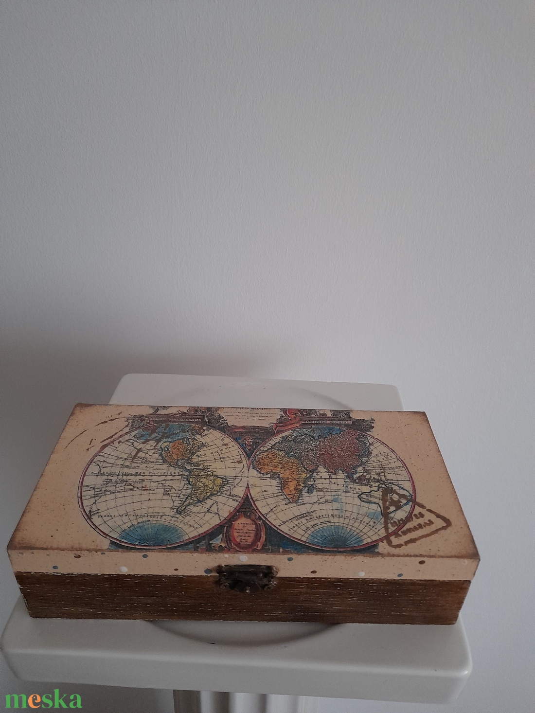 Vintag földgömb mintás ékszertartó doboz/varrós doboz - ékszer - ékszertartó - ékszerdoboz - Meska.hu Vintag földgömb mintás ékszertartó doboz/varrós doboz - ékszer - ékszertartó - ékszerdoboz - Meska.hu