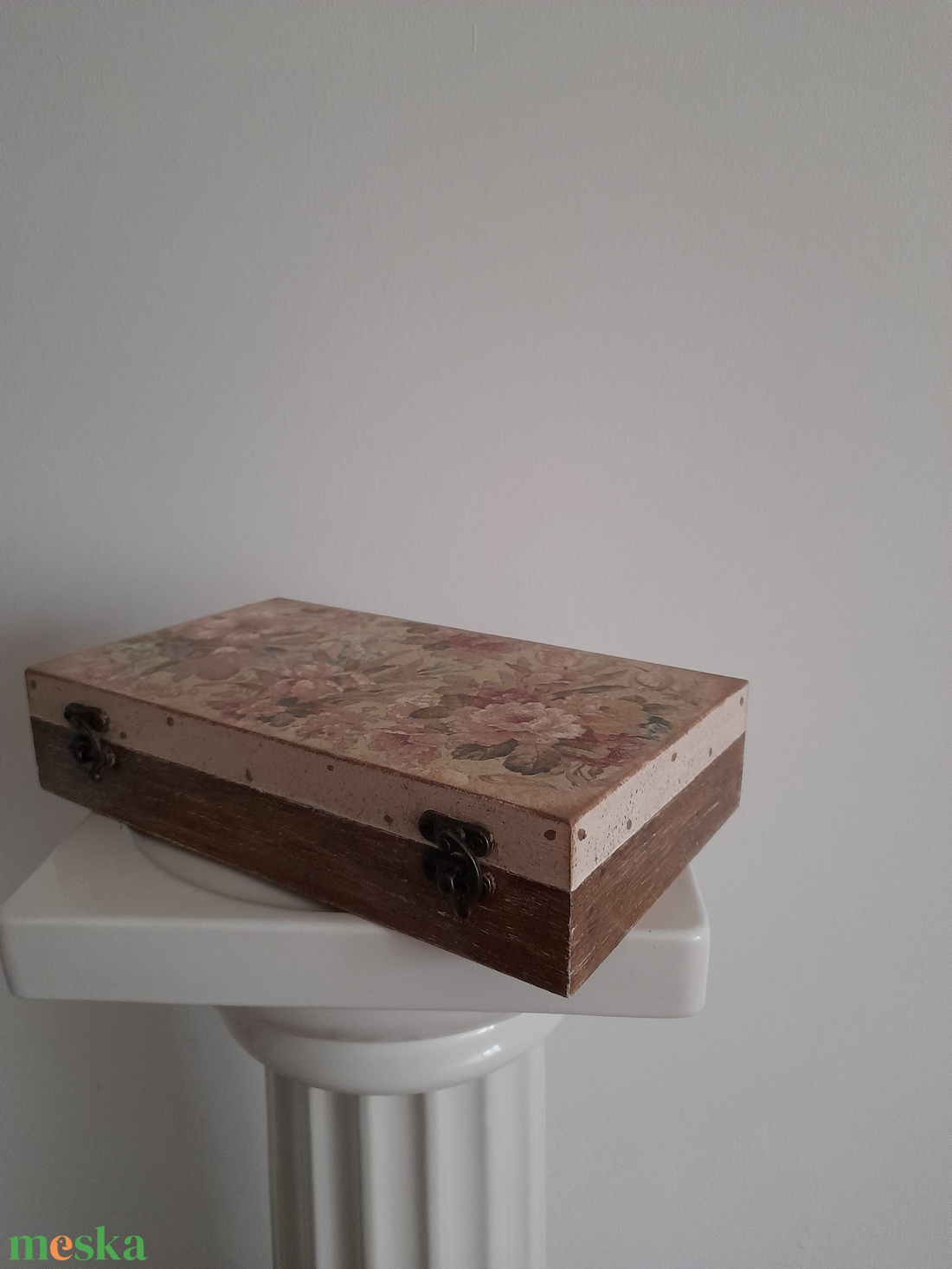  Vintage rózsás ékszertartó doboz/ varrós doboz - otthon & életmód - konyhafelszerelés, tálalás - konyhai tárolás - tea & kávé tárolás - Meska.hu