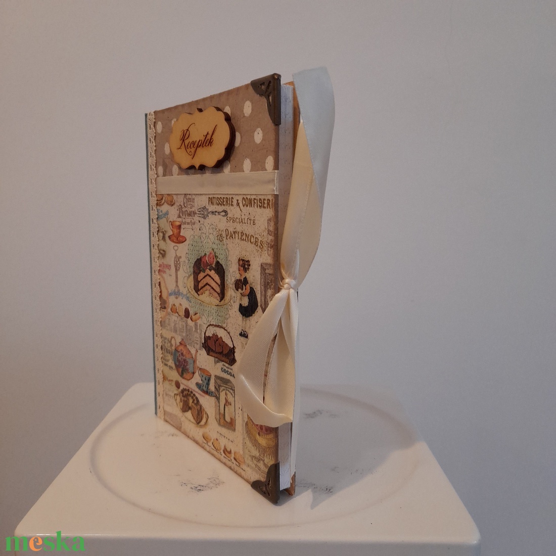 Receptfüzet sütis mintával a vintage jegyében - otthon & életmód - konyhafelszerelés, tálalás - sütés, főzés - receptfüzet - Meska.hu Receptfüzet sütis mintával a vintage jegyében - otthon & életmód - konyhafelszerelés, tálalás - sütés, főzés - receptfüzet - Meska.hu