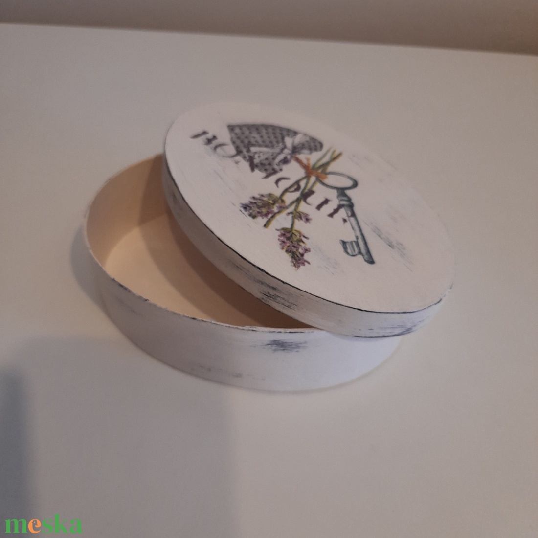 Vintage ovális levendulás tárolódoboz/ékszertartó doboz háncsból - ékszer - ékszertartó - ékszerdoboz - Meska.hu Vintage ovális levendulás tárolódoboz/ékszertartó doboz háncsból - ékszer - ékszertartó - ékszerdoboz - Meska.hu