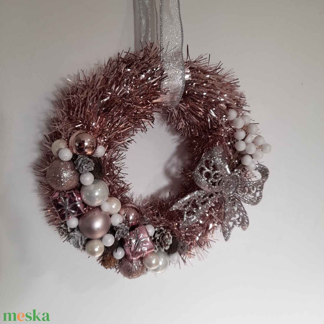 Karácsonyi púderrózsaszín különleges ajtódísz/falidísz - karácsony - adventi díszek - adventi ajtódísz - Meska.hu