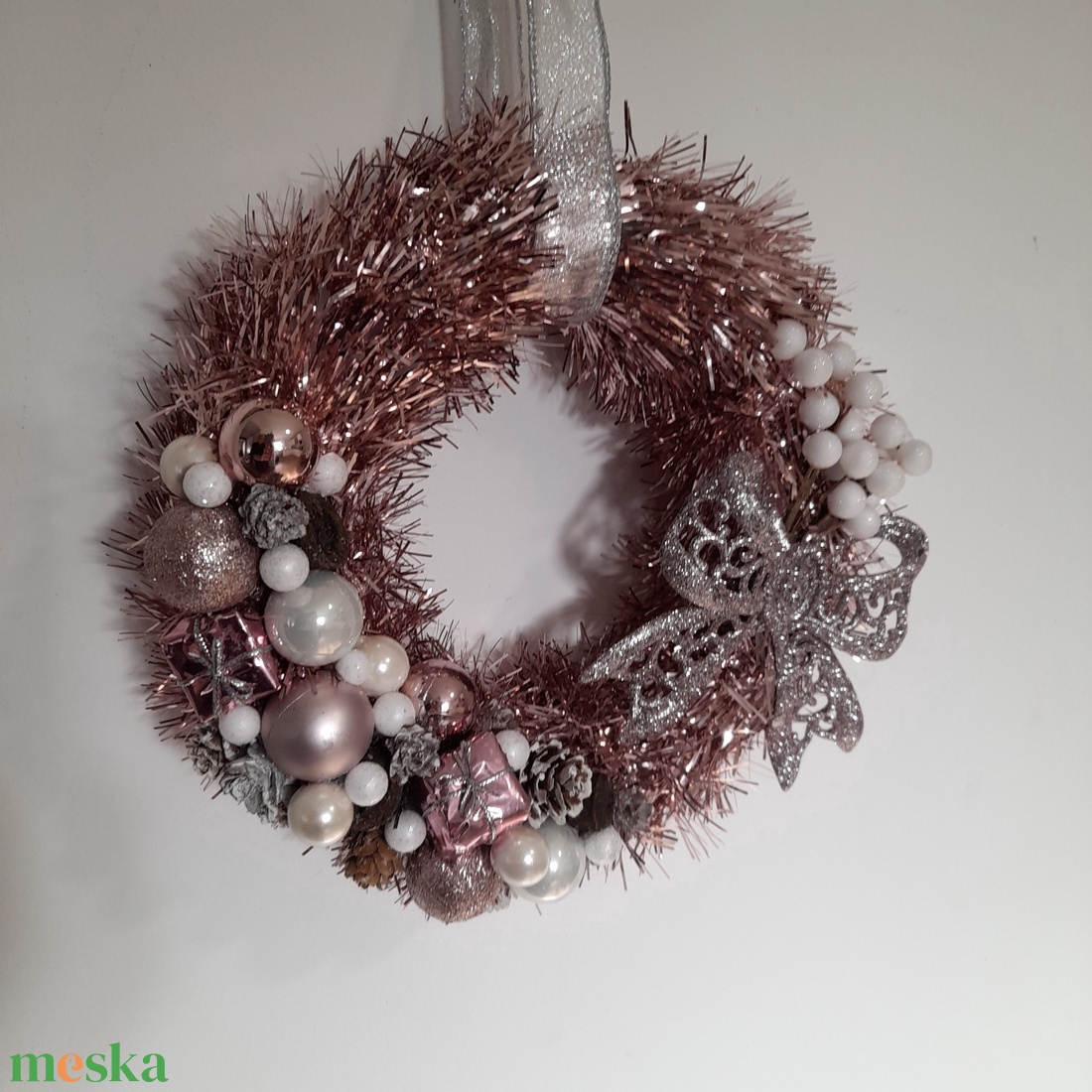 Karácsonyi púderrózsaszín különleges ajtódísz/falidísz - karácsony - adventi díszek - adventi ajtódísz - Meska.hu