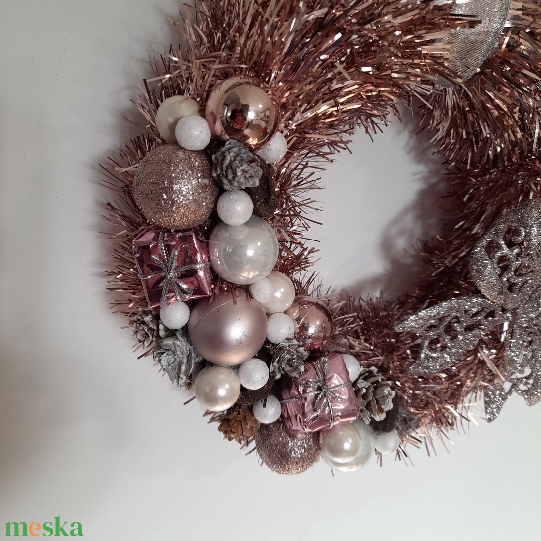 Karácsonyi púderrózsaszín különleges ajtódísz/falidísz - karácsony - adventi díszek - adventi ajtódísz - Meska.hu