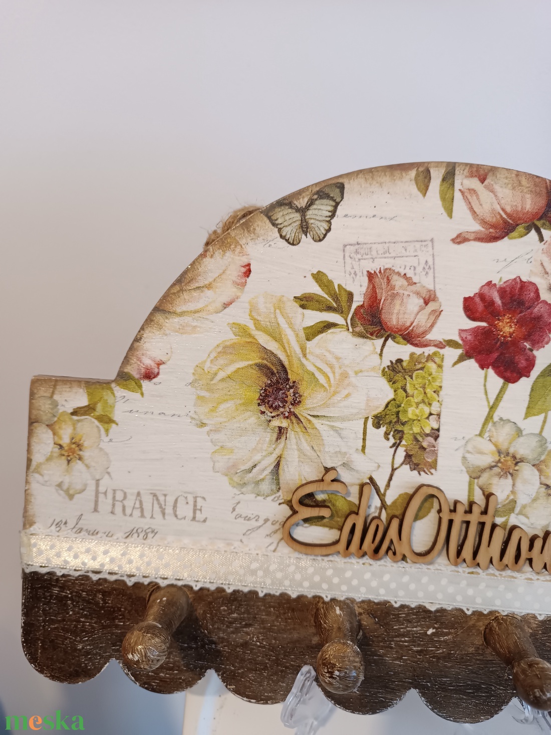 Vintage stílusú virágos kulcstartó vagy ékszertartó Édes otthon felirattal - otthon & életmód - dekoráció - fali és függő dekoráció - fali kulcstartó - Meska.hu