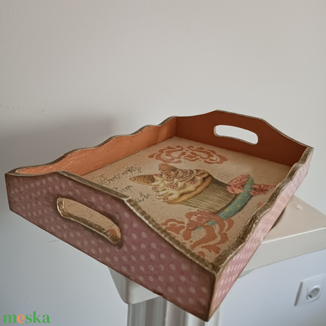 Tálca muffinos mintával - otthon & életmód - konyhafelszerelés, tálalás - tálalás - tálca - Meska.hu