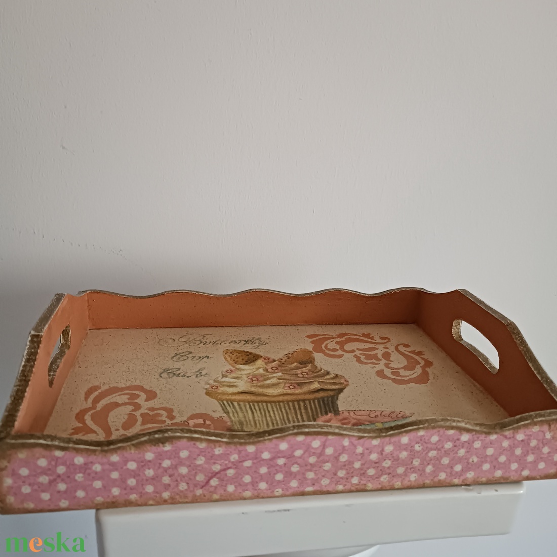 Tálca muffinos mintával - otthon & életmód - konyhafelszerelés, tálalás - tálalás - tálca - Meska.hu