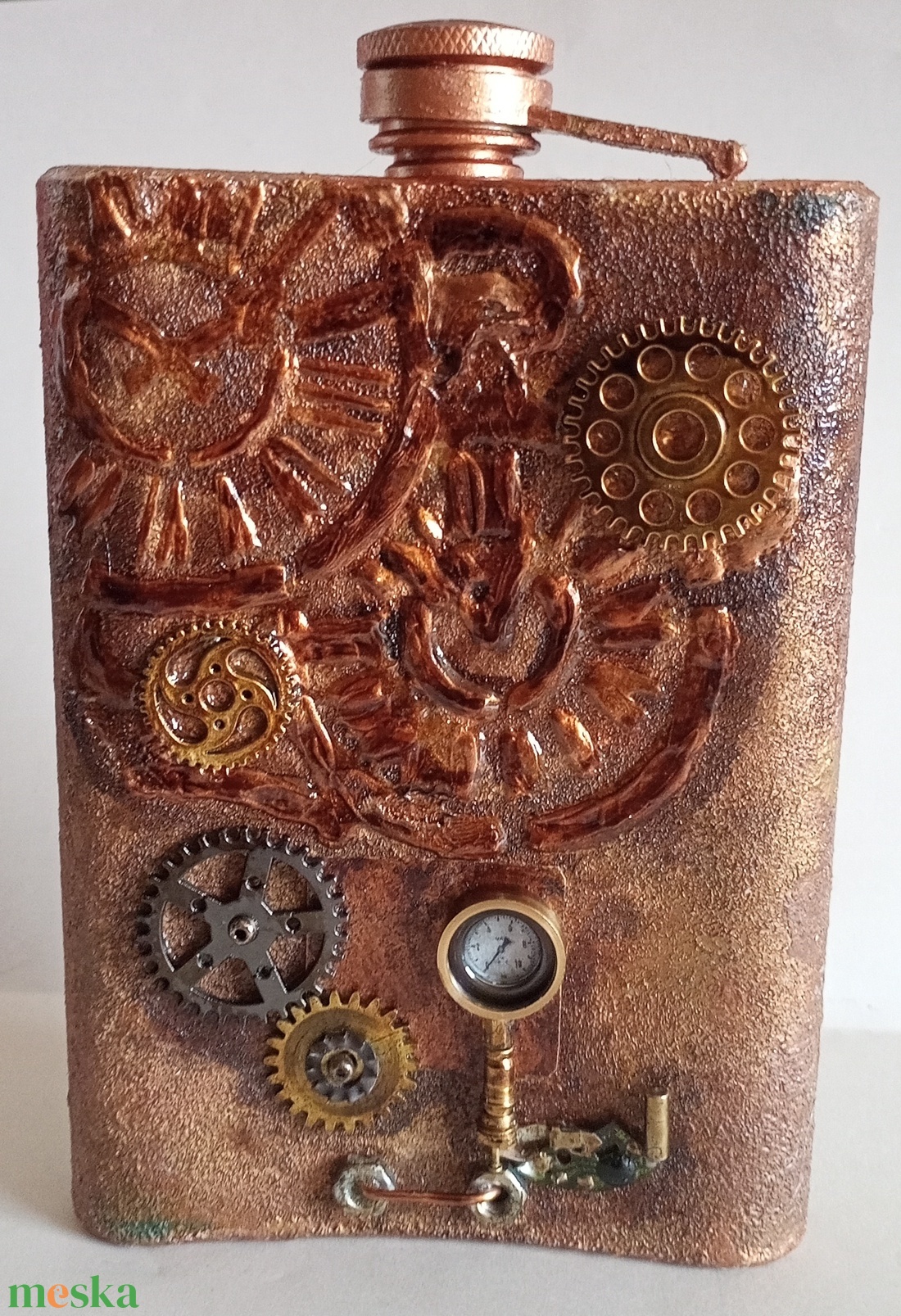 Lapos fém flaska steampunk stílusban - kellékek & szerszámok - Meska.hu Lapos fém flaska steampunk stílusban - kellékek & szerszámok - Meska.hu
