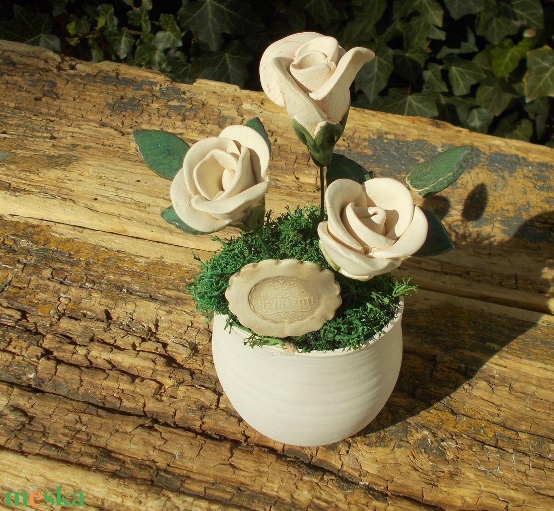 Rózsák kaspóban. - otthon & életmód - dekoráció - asztal és polc dekoráció - asztaldísz - Meska.hu Rózsák kaspóban. - otthon & életmód - dekoráció - asztal és polc dekoráció - asztaldísz - Meska.hu