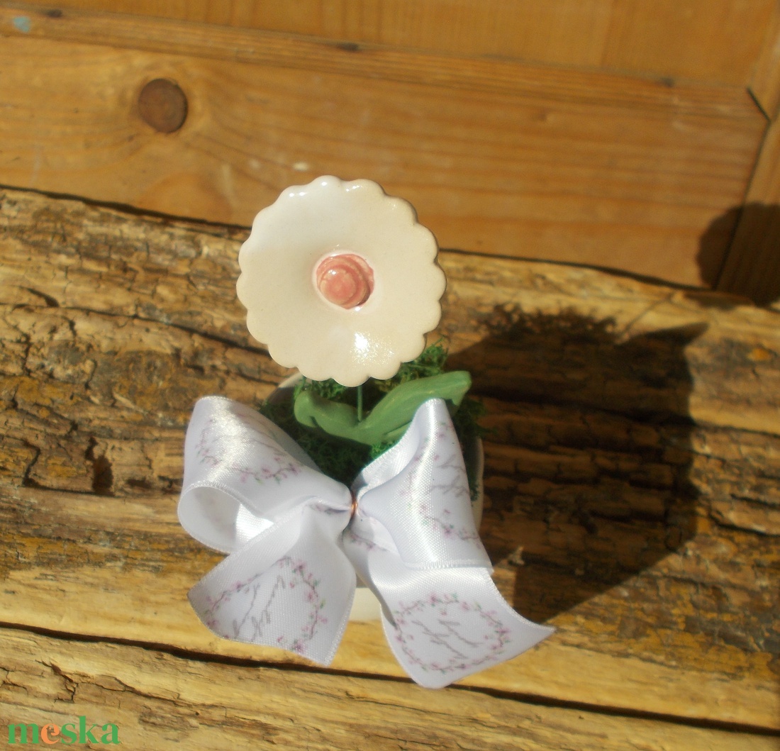 Virág kaspóban. - otthon & életmód - dekoráció - asztal és polc dekoráció - asztaldísz - Meska.hu Virág kaspóban. - otthon & életmód - dekoráció - asztal és polc dekoráció - asztaldísz - Meska.hu