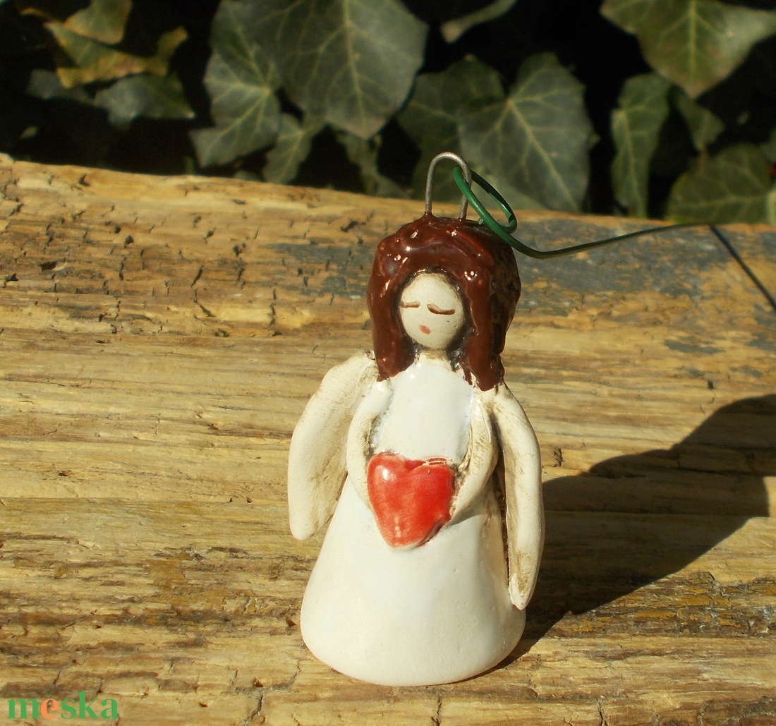 Apró angyalka - művészet - szobor - kerámia - Meska.hu