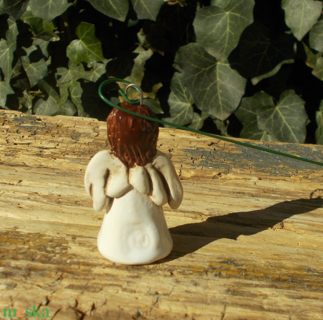 Apró angyalka - művészet - szobor - kerámia - Meska.hu