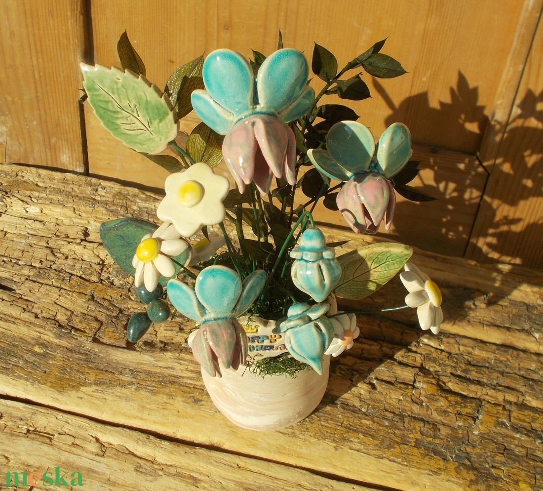 Virágok kaspóban. - otthon & életmód - dekoráció - asztal és polc dekoráció - asztaldísz - Meska.hu