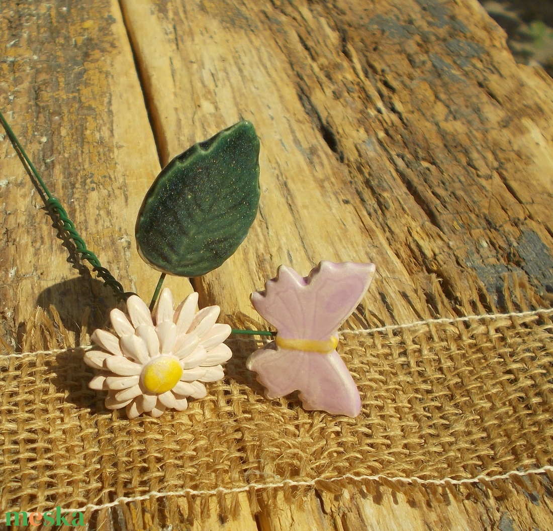 Rózsaszín  virág pillangóval - otthon & életmód - ház & kert - növény & veteményes - Meska.hu