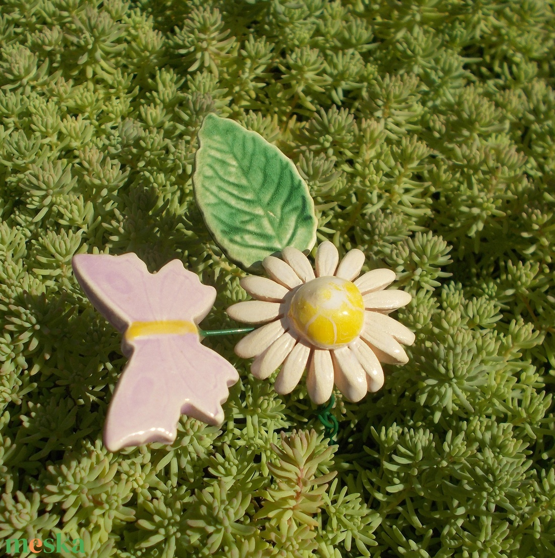 Rózsaszín  virág pillangóval - otthon & életmód - ház & kert - növény & veteményes - Meska.hu