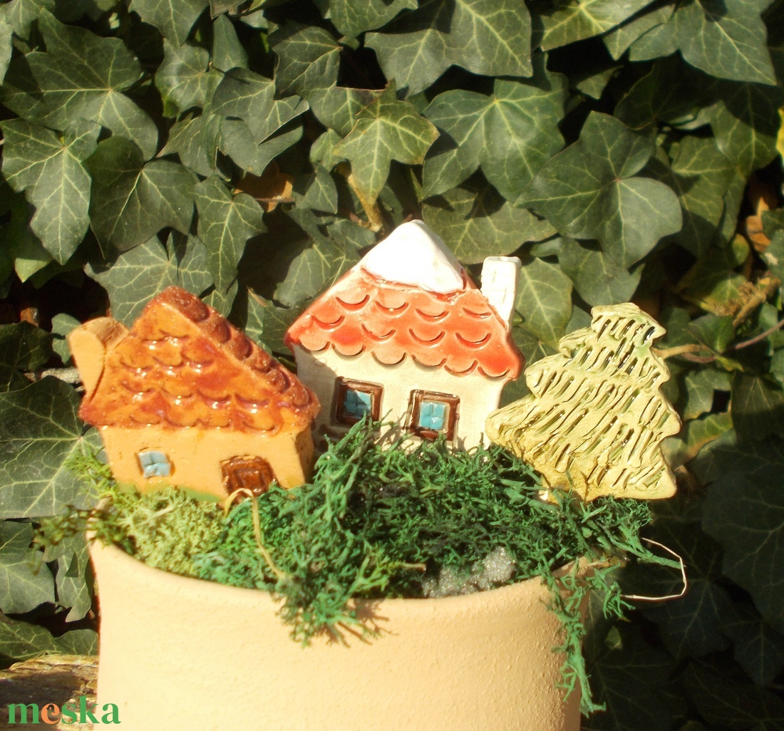 Apró házak fenyőfával - otthon & életmód - ház & kert - kerti dísz - Meska.hu