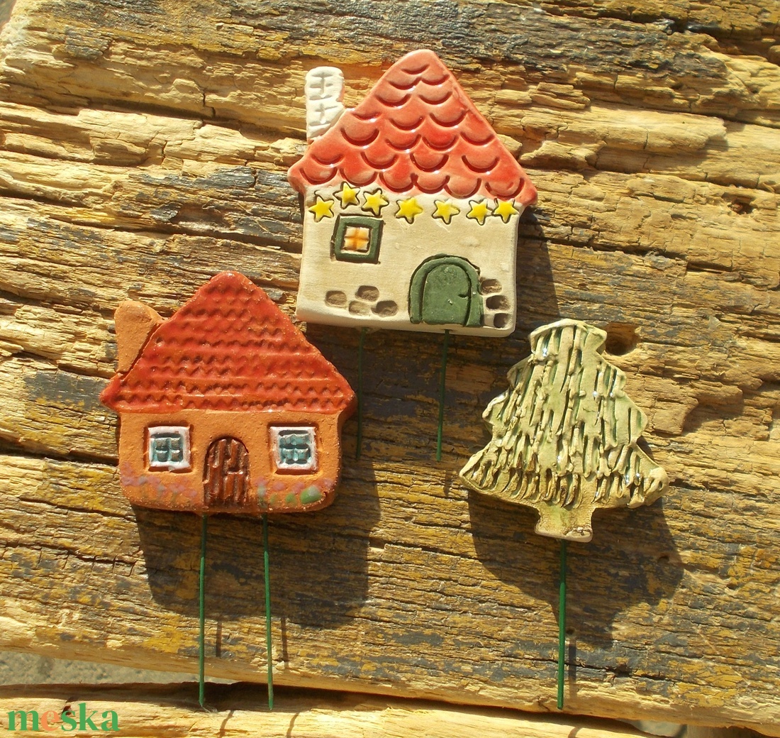 Apró házak fenyőfával - otthon & életmód - ház & kert - kerti dísz - Meska.hu