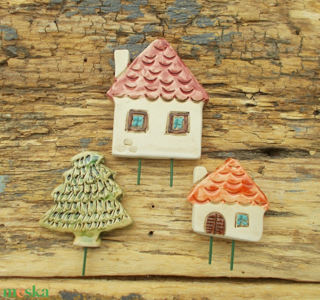 Apró házak fenyőfával - otthon & életmód - ház & kert - kerti dísz - Meska.hu