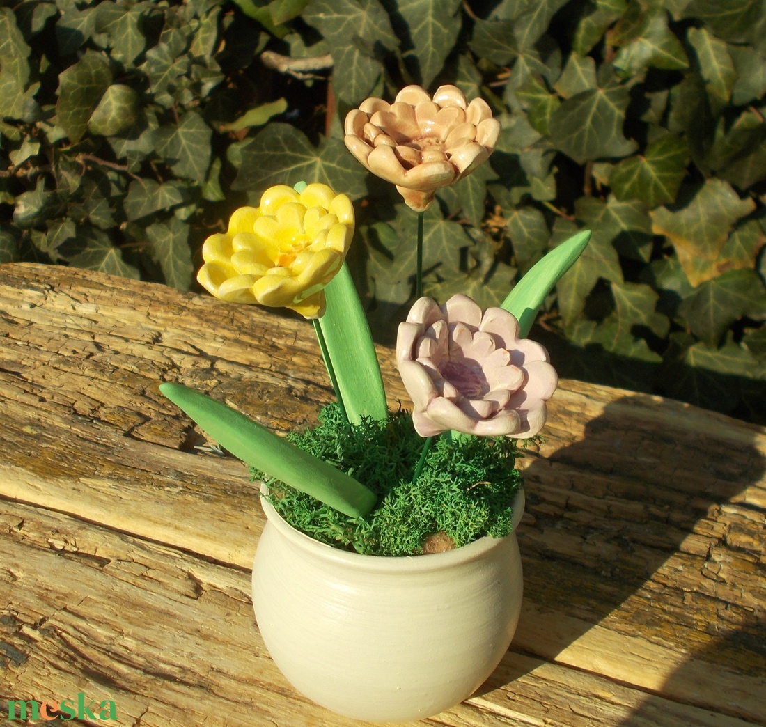 Tavaszi virágok kaspóban - otthon & életmód - dekoráció - virágdekoráció - virágdíszek - virágdísz kaspóban - Meska.hu