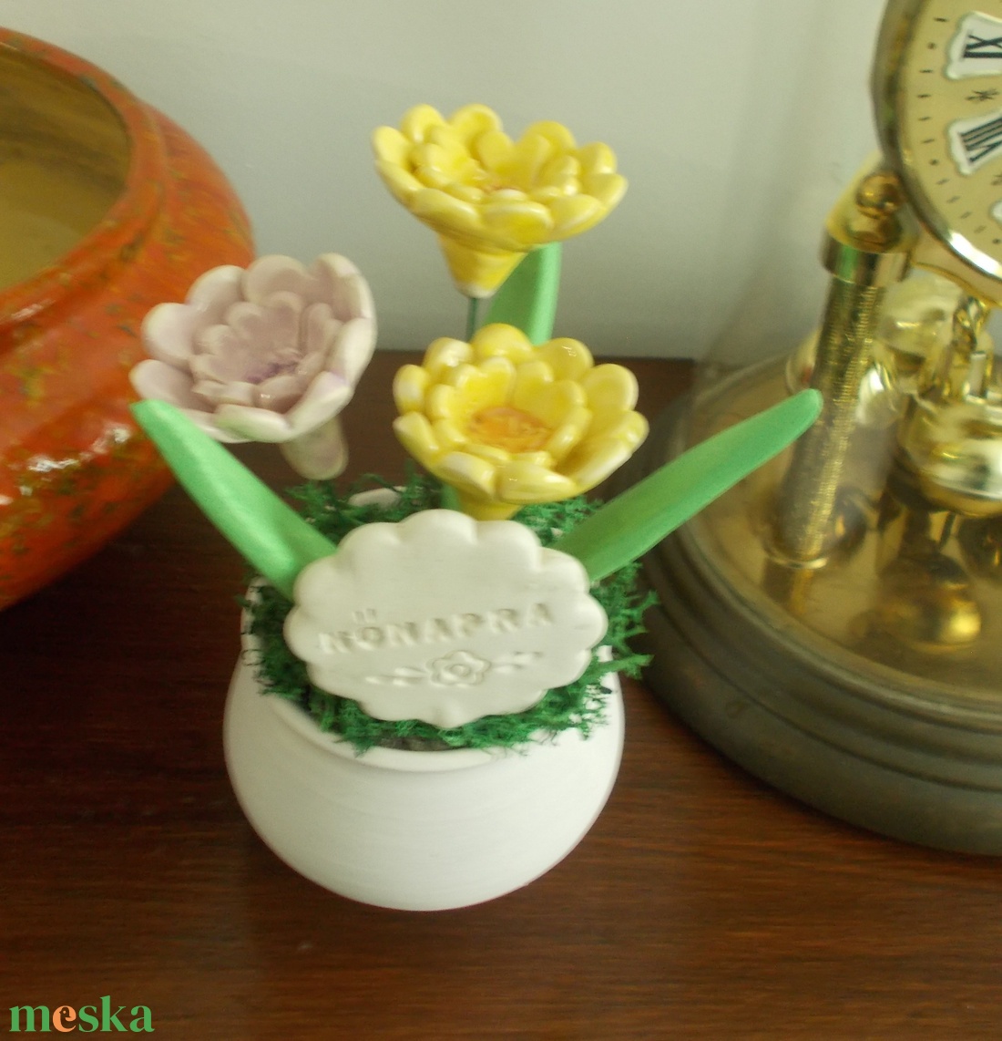 Asztaldísz nőnapra. - otthon & életmód - virágdekoráció - virágdíszek - virágdísz kaspóban - Meska.hu