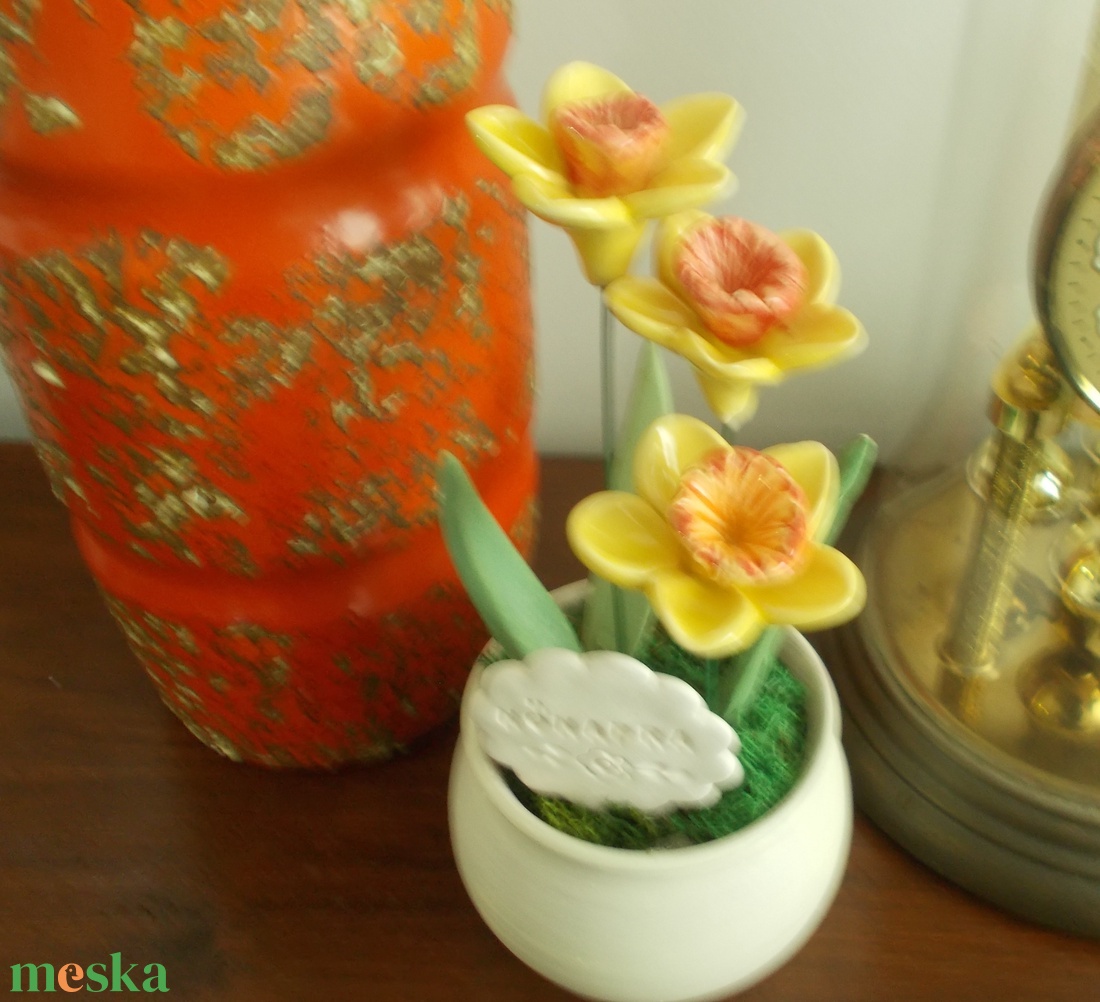 Asztaldísz nőnapra. - otthon & életmód - virágdekoráció - virágdíszek - virágdísz kaspóban - Meska.hu