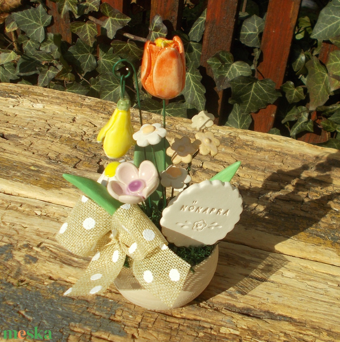 Asztaldísz nőnapra. - otthon & életmód - virágdekoráció - virágdíszek - virágdísz kaspóban - Meska.hu