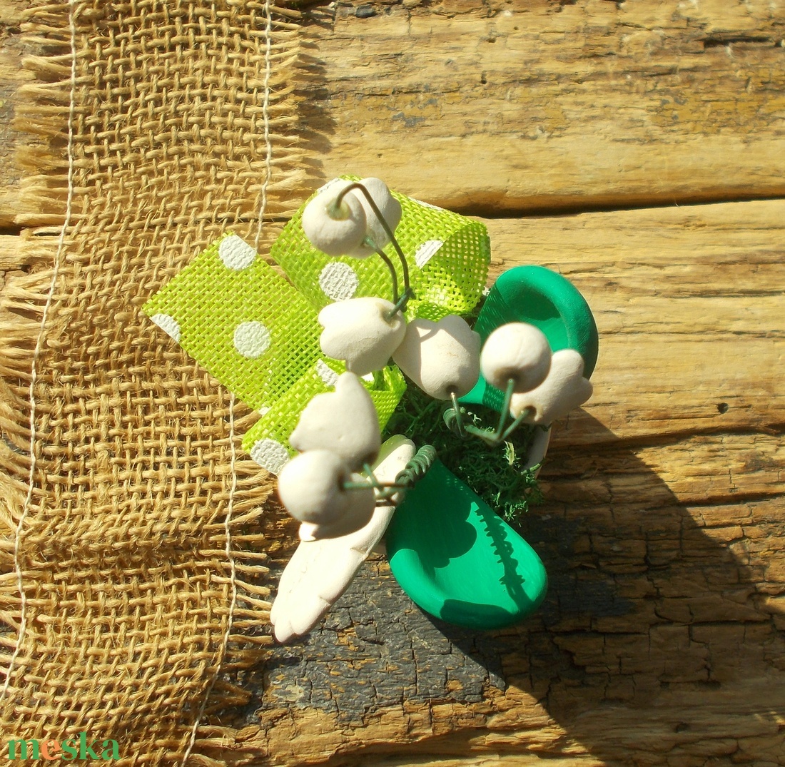 Gyöngyvirágos asztaldísz  - otthon & életmód - virágdekoráció - virágdíszek - virágdísz kaspóban - Meska.hu