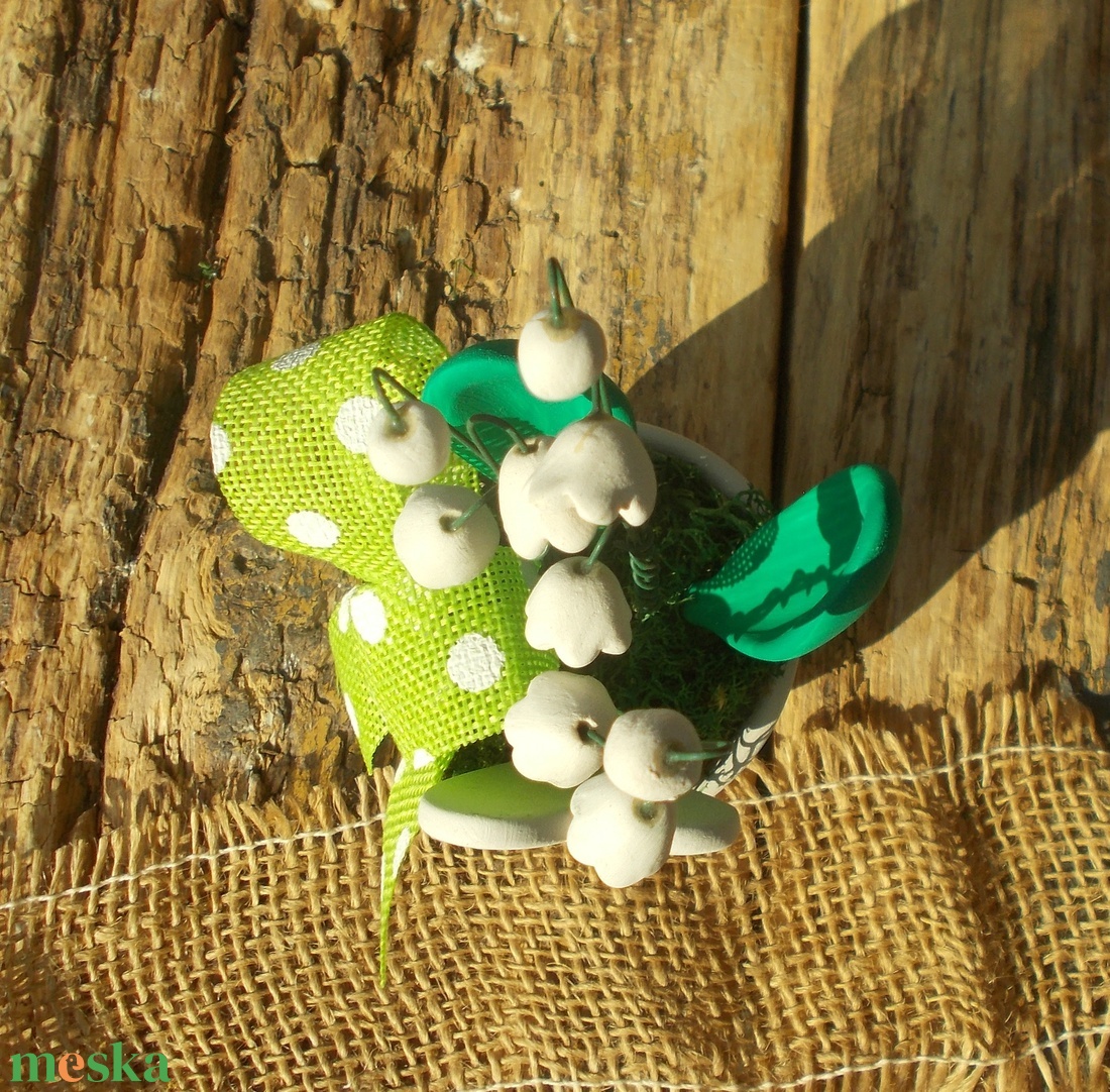 Gyöngyvirágos asztaldísz  - otthon & életmód - virágdekoráció - virágdíszek - virágdísz kaspóban - Meska.hu