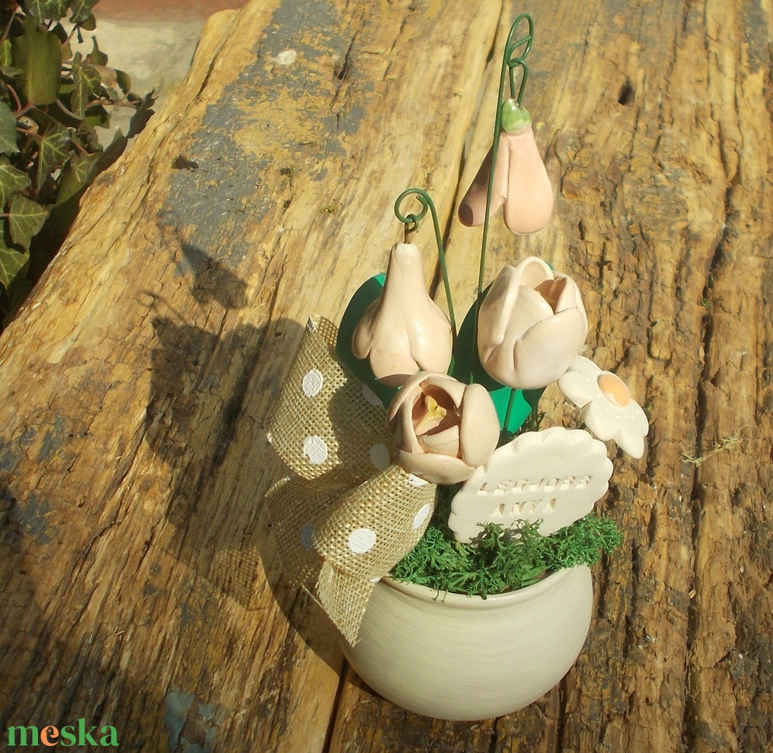 Asztaldísz anyák napjára. - otthon & életmód - virágdekoráció - virágdíszek - virágdísz kaspóban - Meska.hu