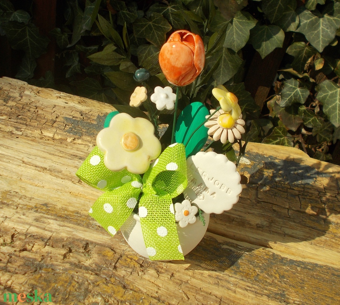 Asztaldísz anyák napjára. - otthon & életmód - virágdekoráció - virágdíszek - virágdísz kaspóban - Meska.hu