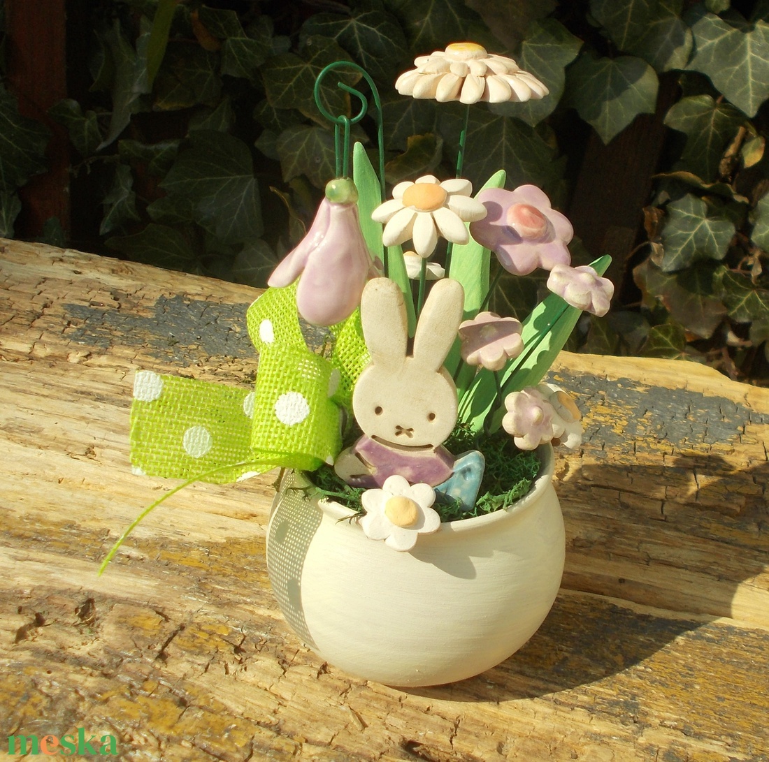 Asztaldísz húsvétra - otthon & életmód - virágdekoráció - virágdíszek - virágdísz kaspóban - Meska.hu