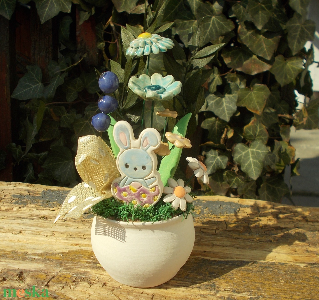 Asztaldísz húsvétra - otthon & életmód - virágdekoráció - virágdíszek - virágdísz kaspóban - Meska.hu