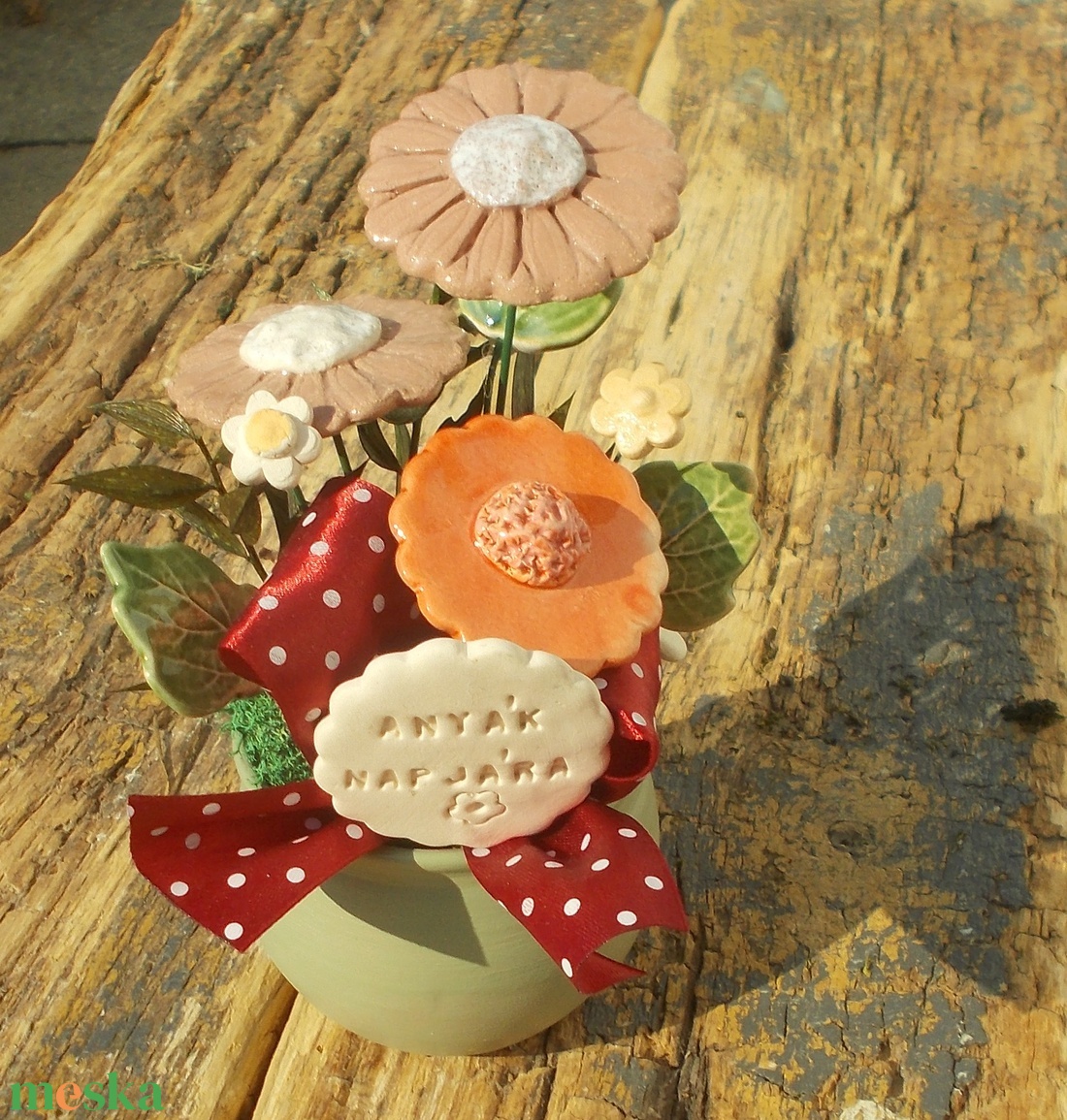 Asztaldísz anyák napjára. - otthon & életmód - virágdekoráció - virágdíszek - virágdísz kaspóban - Meska.hu