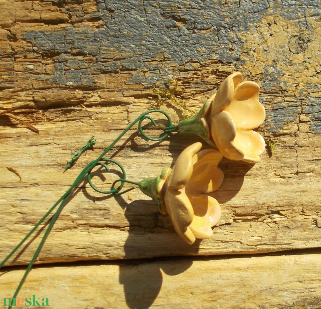 Csengő-bongó    virágok - otthon & életmód - ház & kert - kerti dísz - Meska.hu