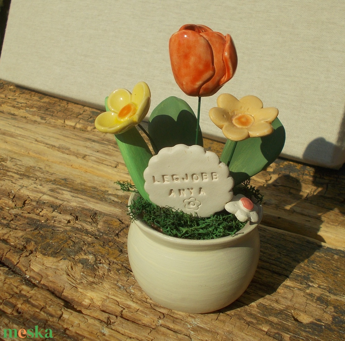 Asztaldísz anyák napjára . - otthon & életmód - virágdekoráció - virágdíszek - virágdísz kaspóban - Meska.hu