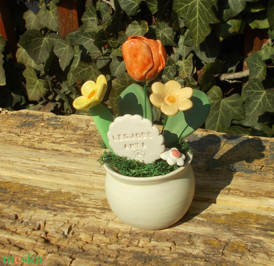 Asztaldísz anyák napjára . - otthon & életmód - virágdekoráció - virágdíszek - virágdísz kaspóban - Meska.hu