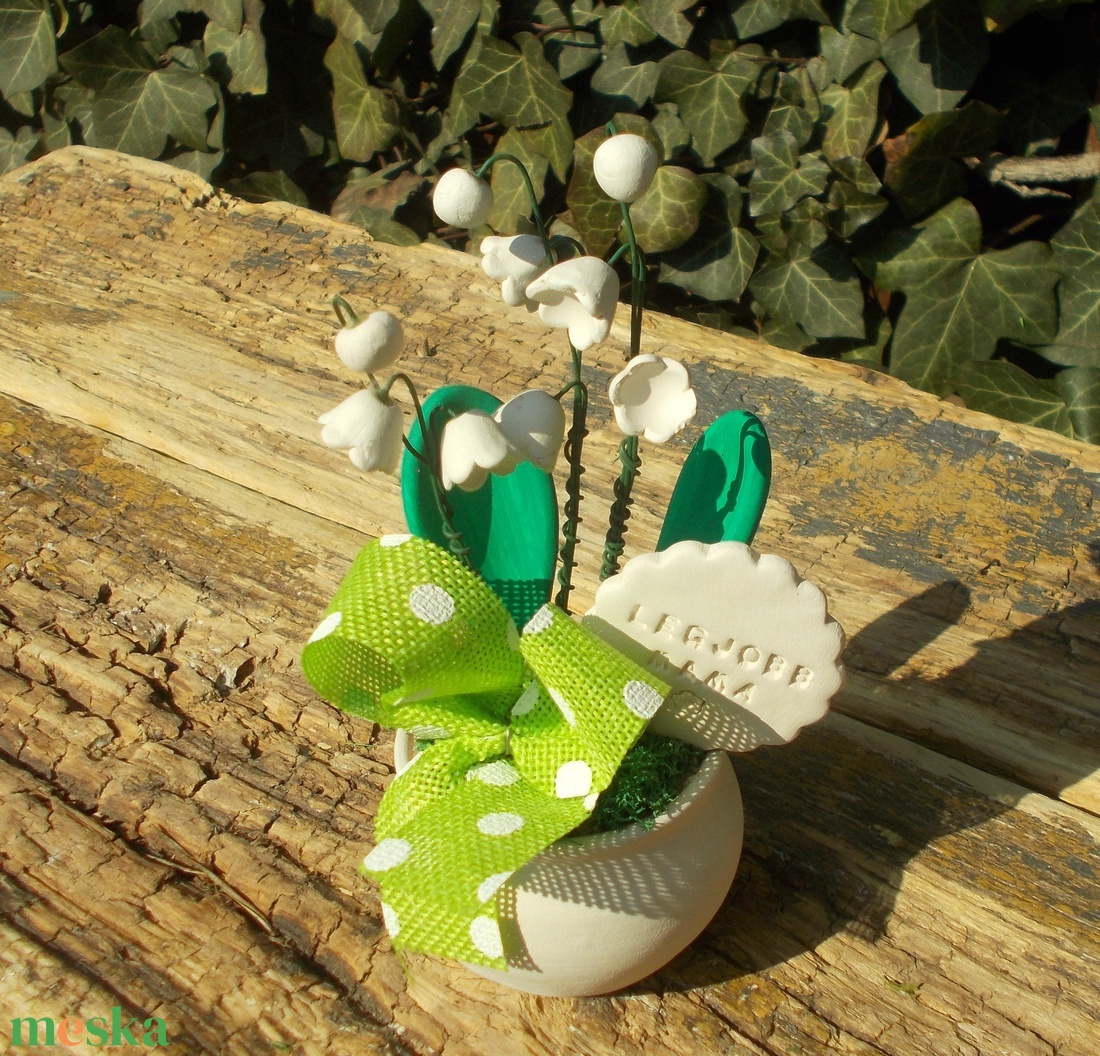 Gyöngyvirágos asztaldísz  - otthon & életmód - virágdekoráció - virágdíszek - virágdísz kaspóban - Meska.hu