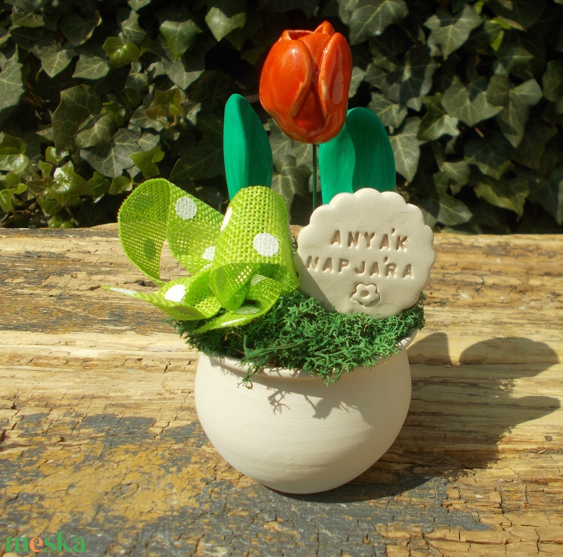 Asztaldísz Anyák napjára - otthon & életmód - virágdekoráció - virágdíszek - virágdísz kaspóban - Meska.hu