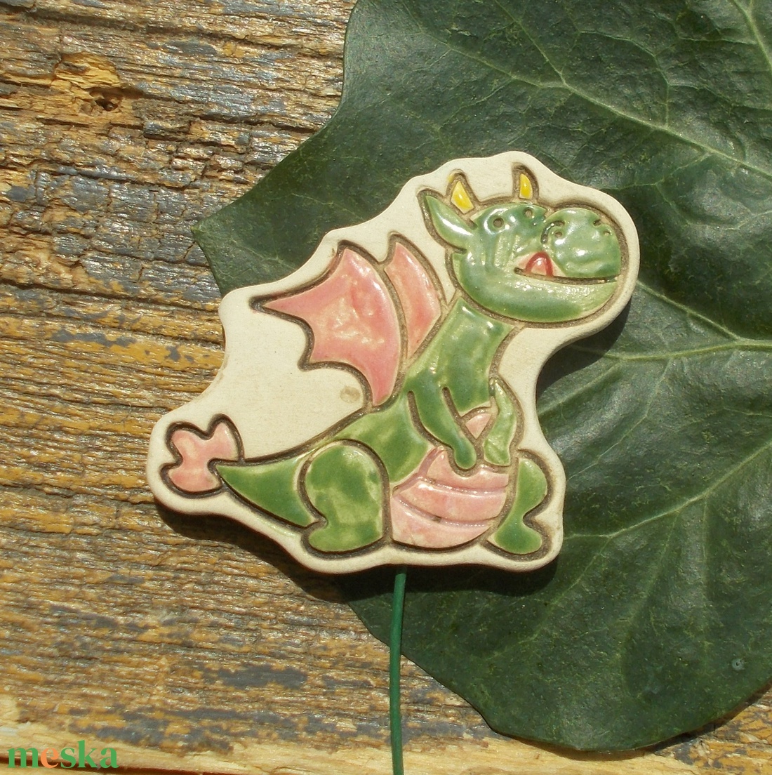 Vidám sárkányka és az ő vára :) - otthon & életmód - virágdekoráció - virágdíszítő kellékek - Meska.hu