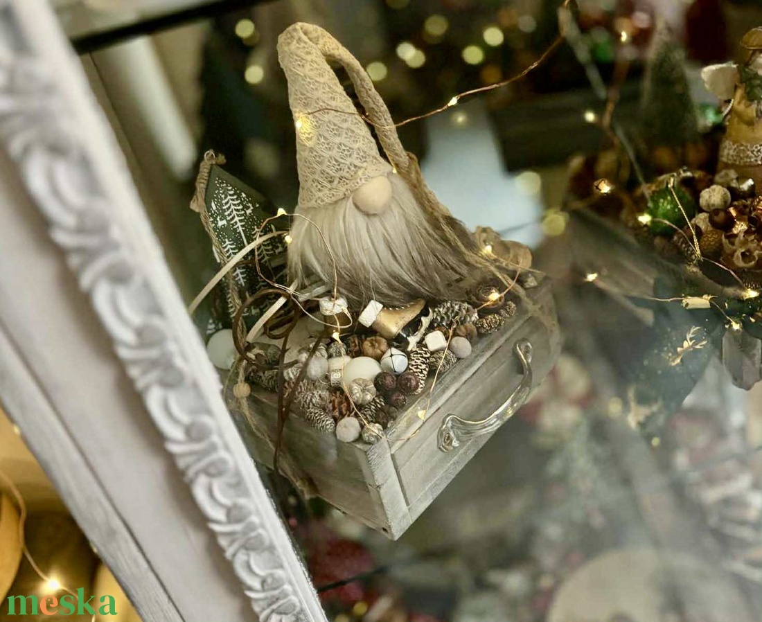 Eladó egyedi kézműves karácsonyi tündérmanó dekoráció - otthon & életmód - dekoráció - asztal és polc dekoráció - asztaldísz - Meska.hu