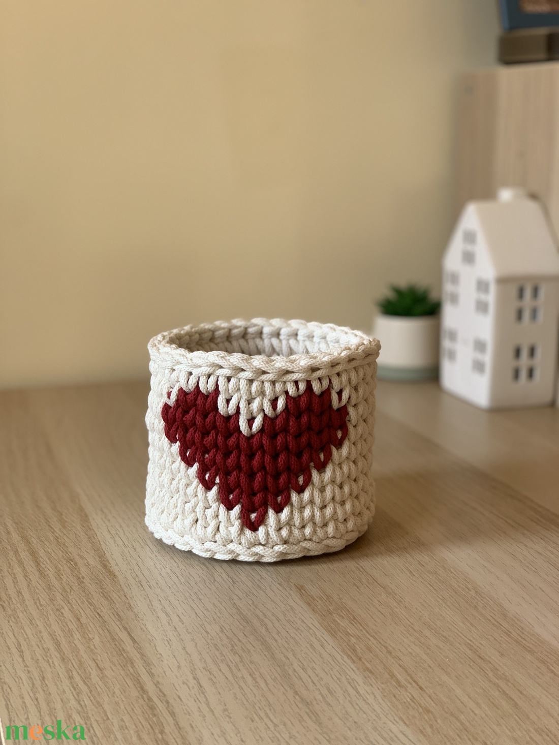 Szivecskés kosár - otthon & életmód - tárolás & rendszerezés - tárolókosár - Meska.hu