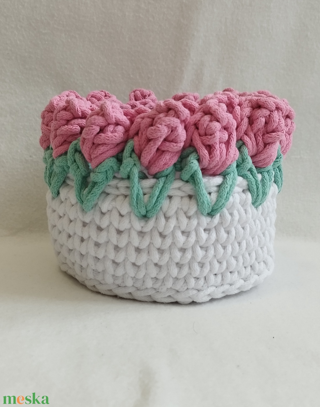 Tulipános Horgolt kosár  - otthon & életmód - dekoráció - asztal és polc dekoráció - horgolt & csipketerítő - Meska.hu