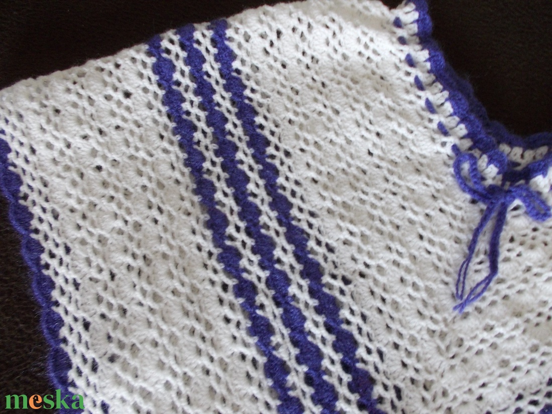 Horgolt kislány poncsó hajpánttal  - baba - mama - babaruházat - baba ruhák - Meska.hu