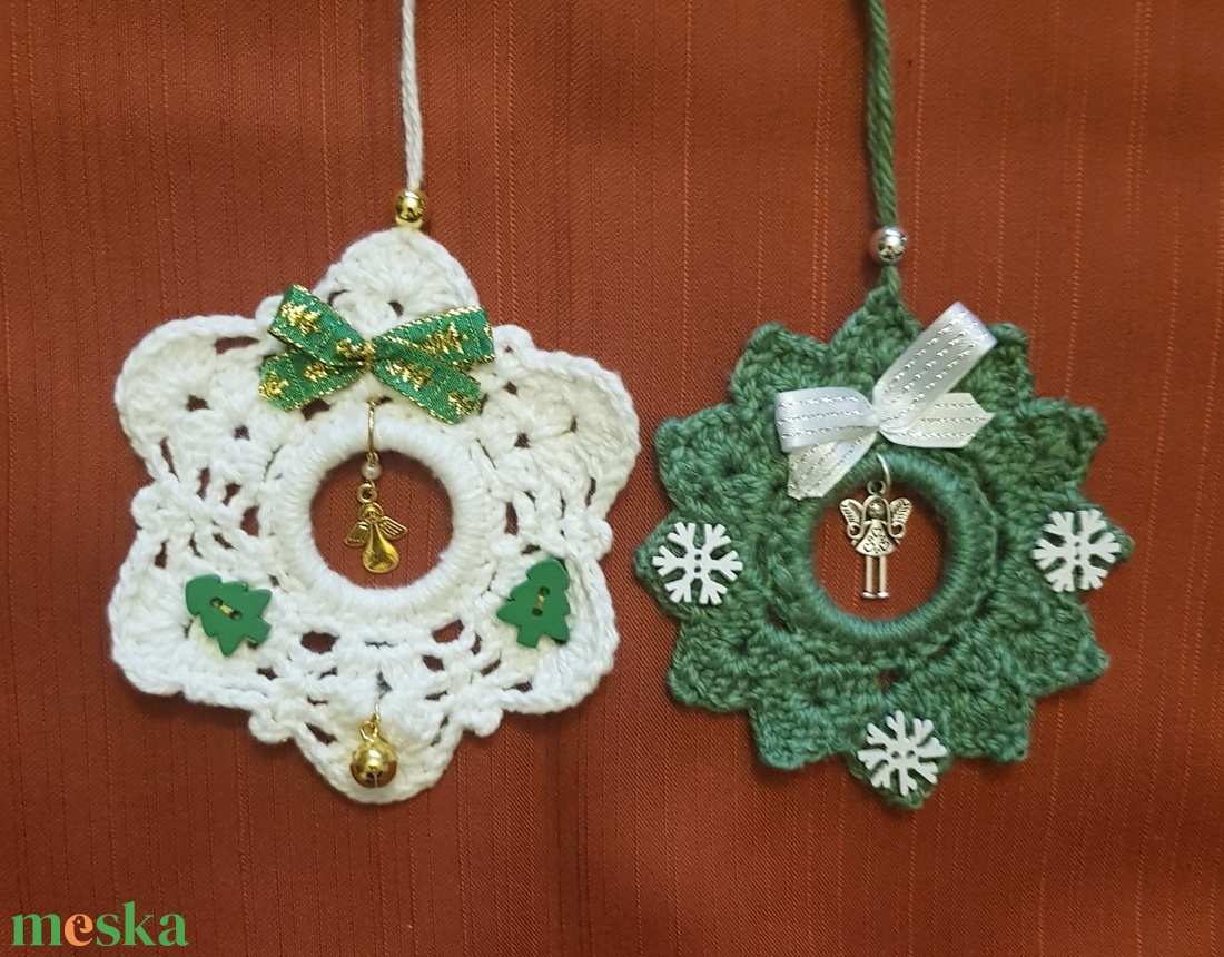 Karácsonyfadísz/ajándékkísérő/ajtó-ablak dísz  horgolt  - karácsony - karácsonyi lakásdekoráció - karácsonyfadíszek - Meska.hu Karácsonyfadísz/ajándékkísérő/ajtó-ablak dísz  horgolt  - karácsony - karácsonyi lakásdekoráció - karácsonyfadíszek - Meska.hu