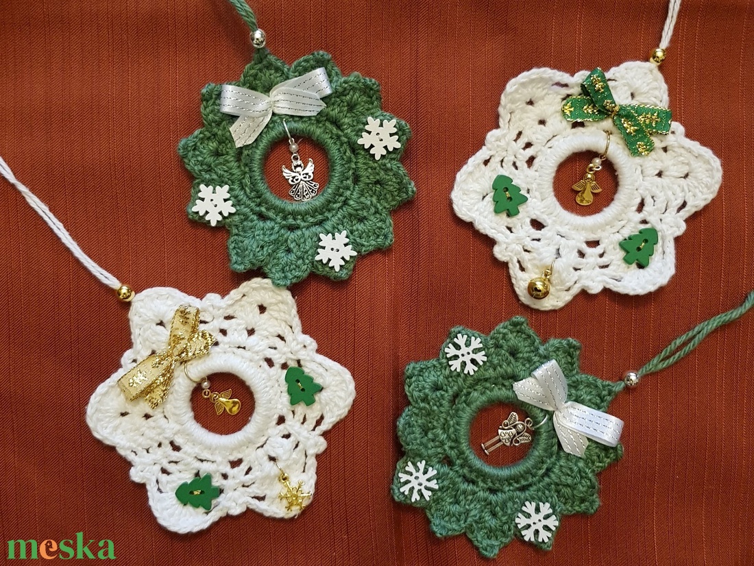 Karácsonyfadísz/ajándékkísérő/ajtó-ablak dísz  horgolt  - karácsony - karácsonyi lakásdekoráció - karácsonyfadíszek - Meska.hu Karácsonyfadísz/ajándékkísérő/ajtó-ablak dísz  horgolt  - karácsony - karácsonyi lakásdekoráció - karácsonyfadíszek - Meska.hu