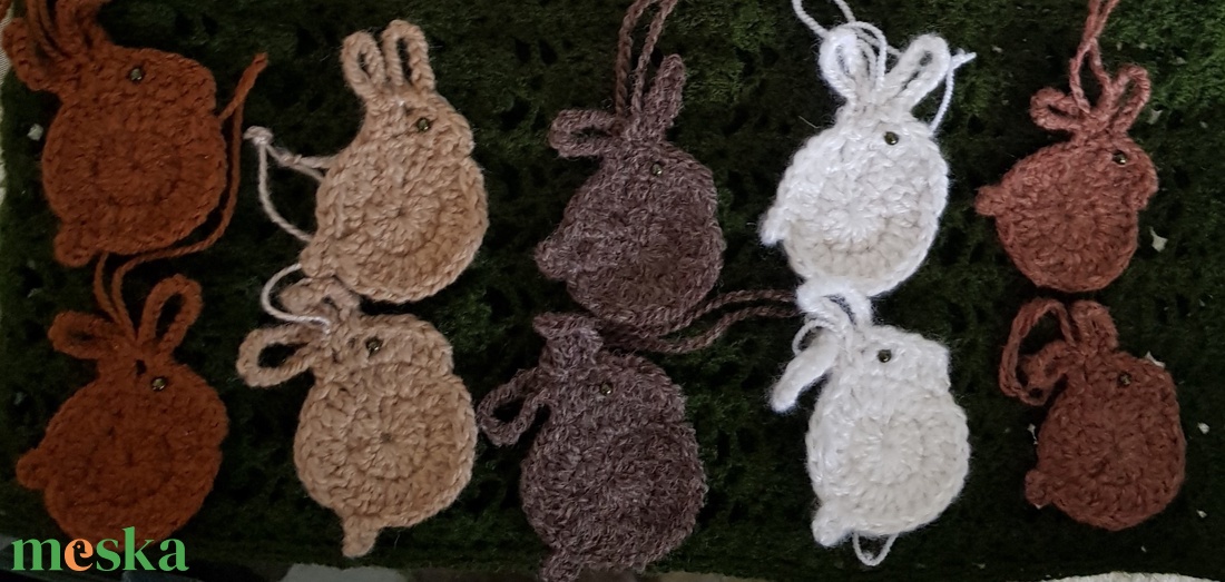 Horgolt nyuszik többféle színben - otthon & életmód - dekoráció - fali és függő dekoráció - függődísz - Meska.hu