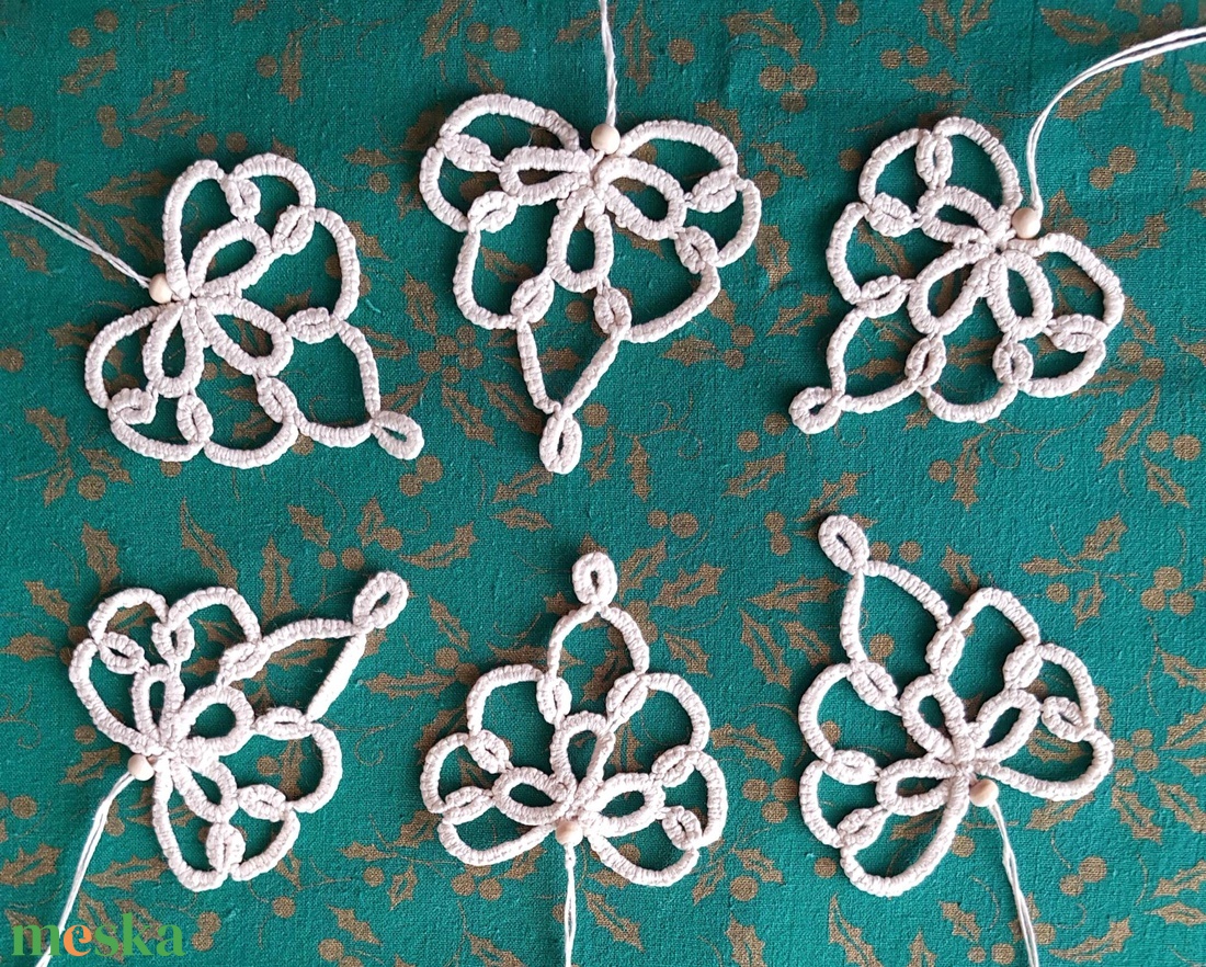 Szív  dekoráció bézs színű hajócsipke technikával - karácsony - karácsonyi lakásdekoráció - karácsonyfadíszek - Meska.hu