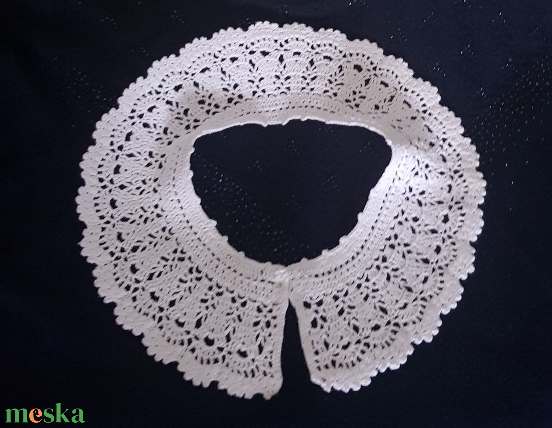Csipke mintás horgolt gallér fehér - ruha & divat - öv & övcsat - egyéb kellék - Meska.hu